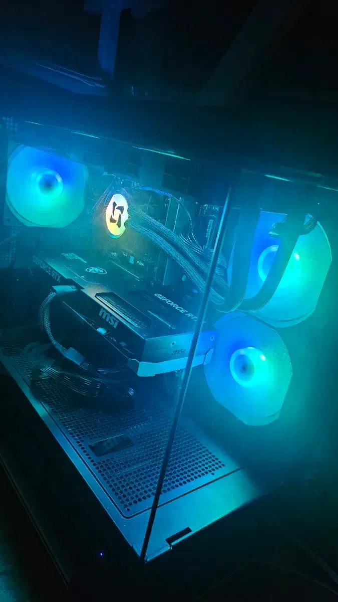 rtx5070초고사양 수랭쿨러 컴퓨터본체 급처 (아직안팔림)