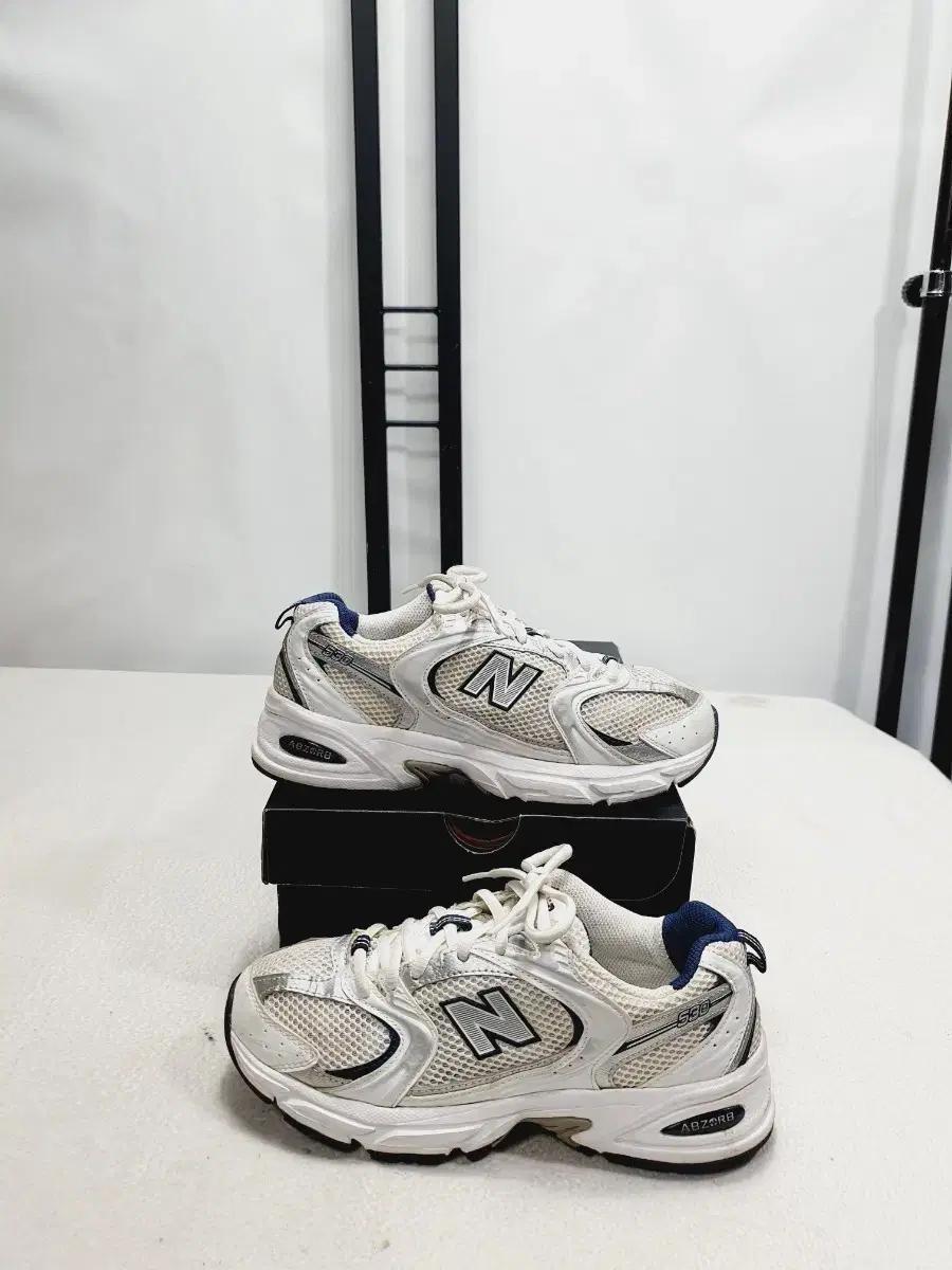 뉴발란스 530 화이트/네이비 235