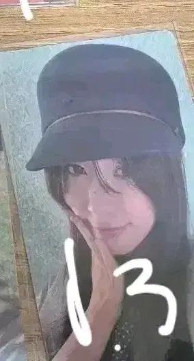 아일릿 원희 모카 bomb 빌려온고양이