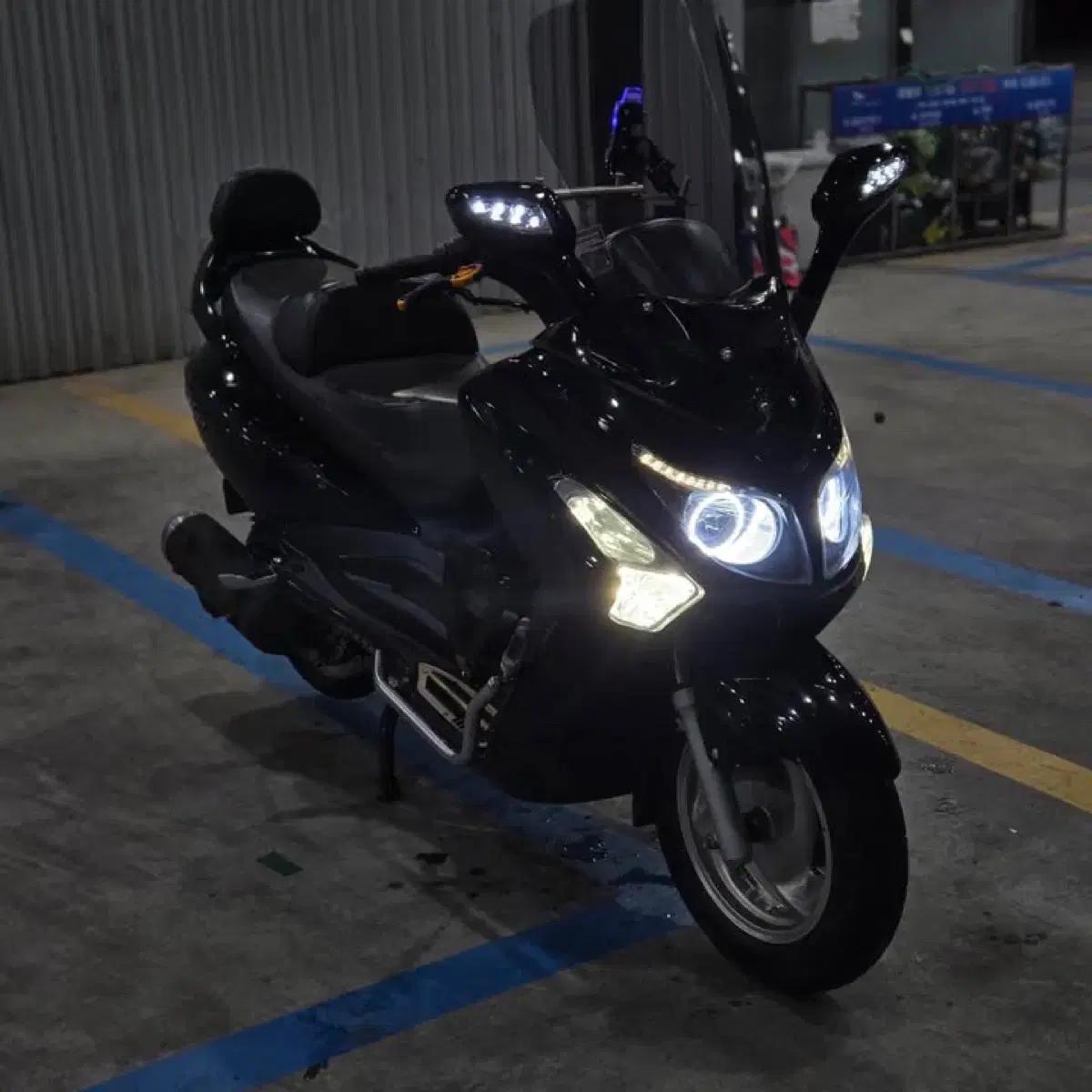 17년 보이져300 정석 크루심 조이맥스 포르자 pcx nmax xmax