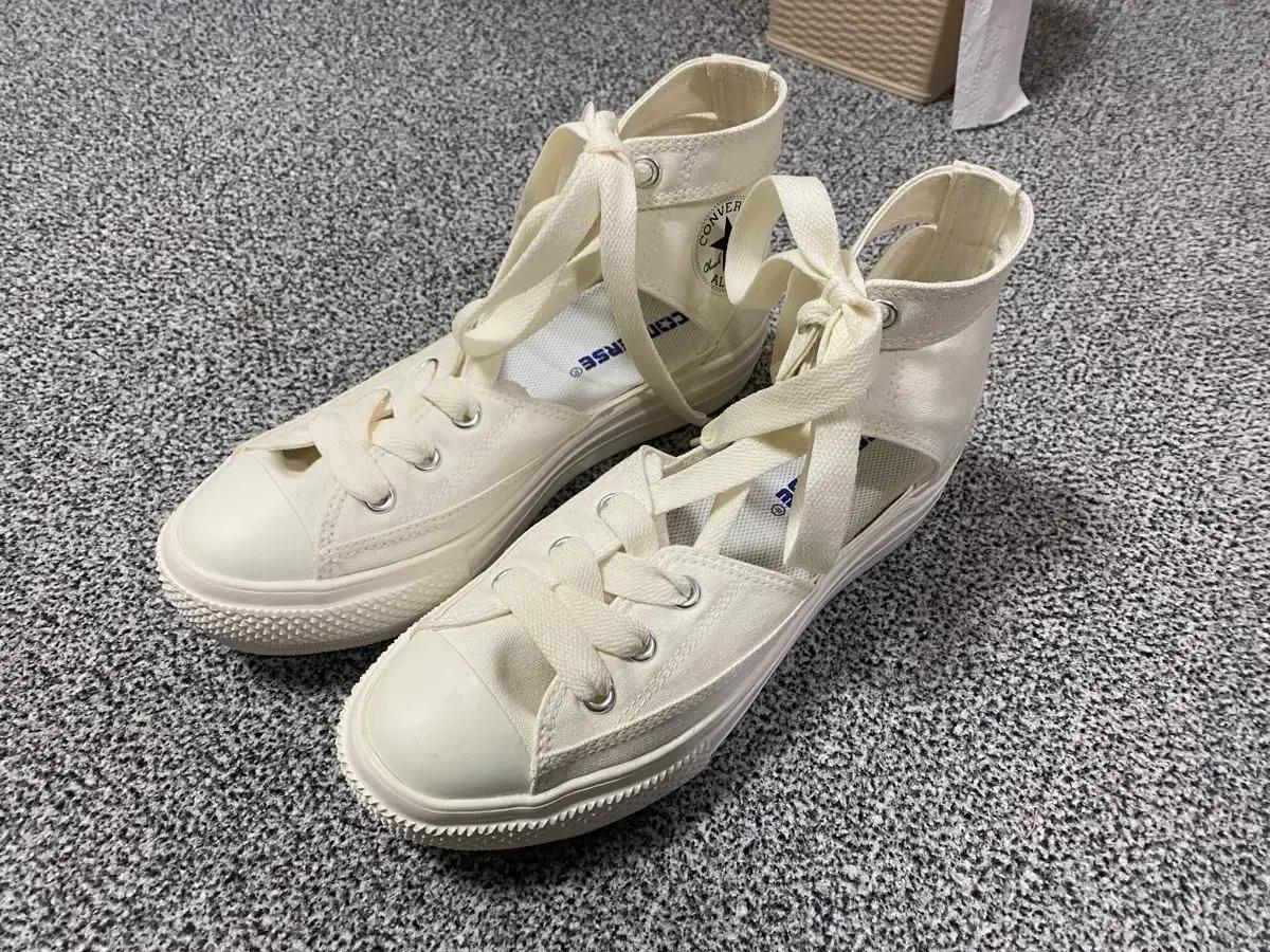 [CONVERSE] 컨버스 라이트 길리 화이트 250