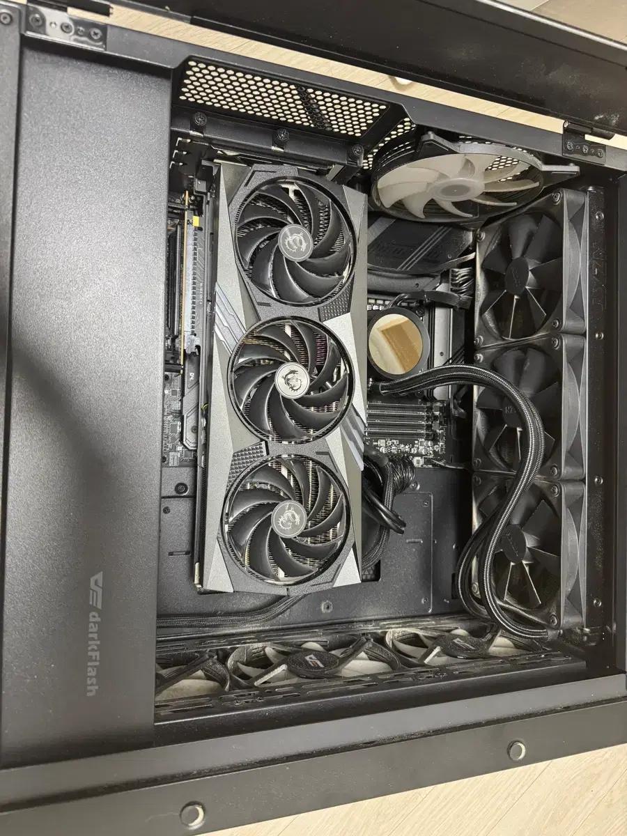 13700k z790 4070ti 본체 팜(메모리 없음)