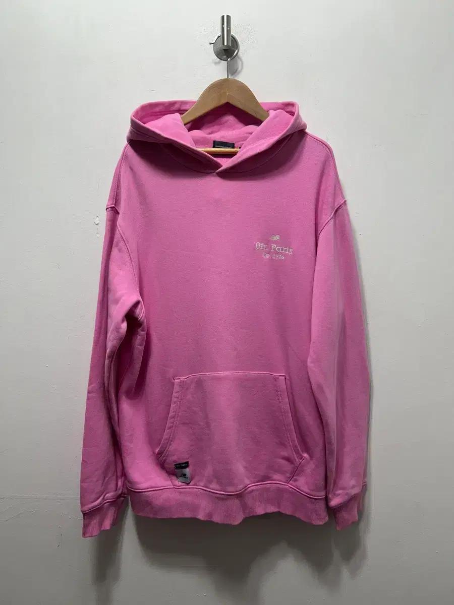 뉴발란스 핑크 후드티 Oft.Paris Est.1906 L