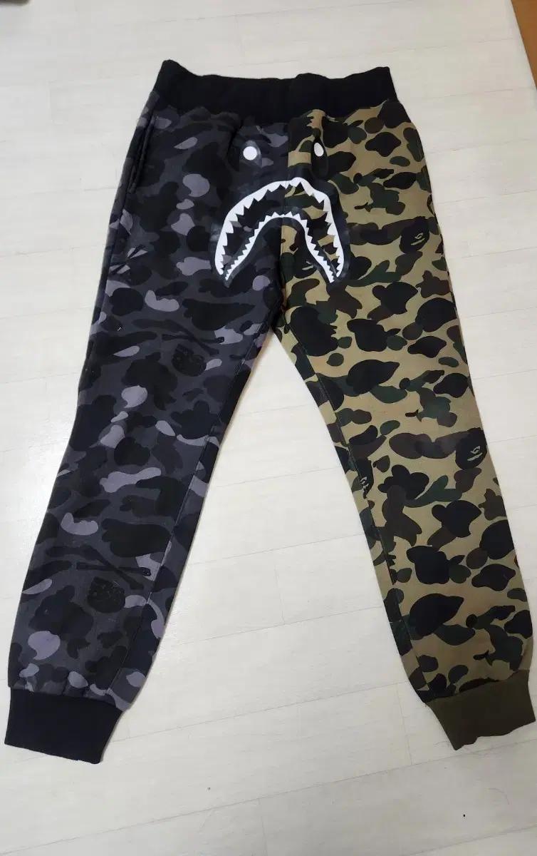 (희귀매물)베이프X네이버후드 샤크팬츠(정품)