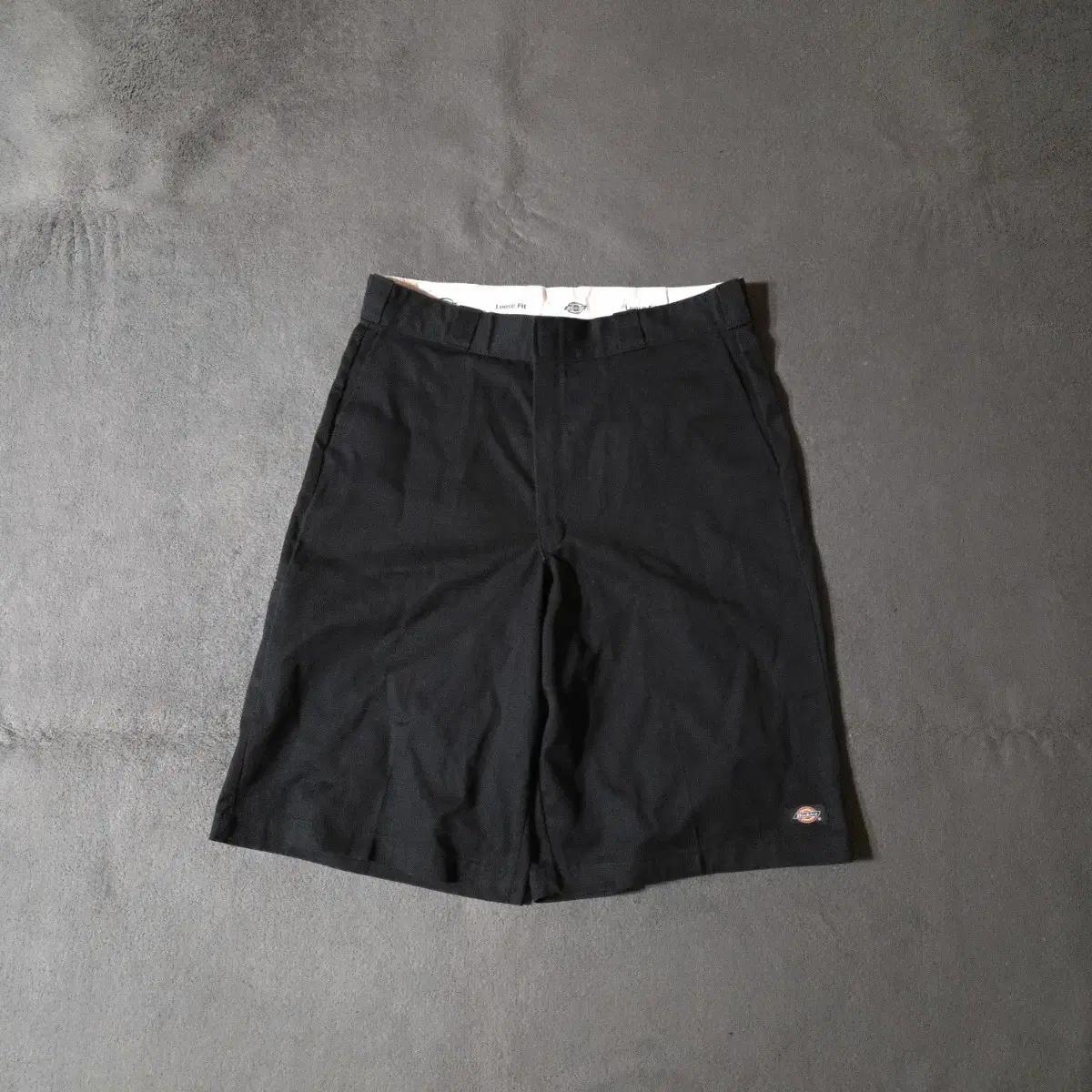 디키즈 루즈핏 버뮤다 쇼츠 반바지 36 블랙