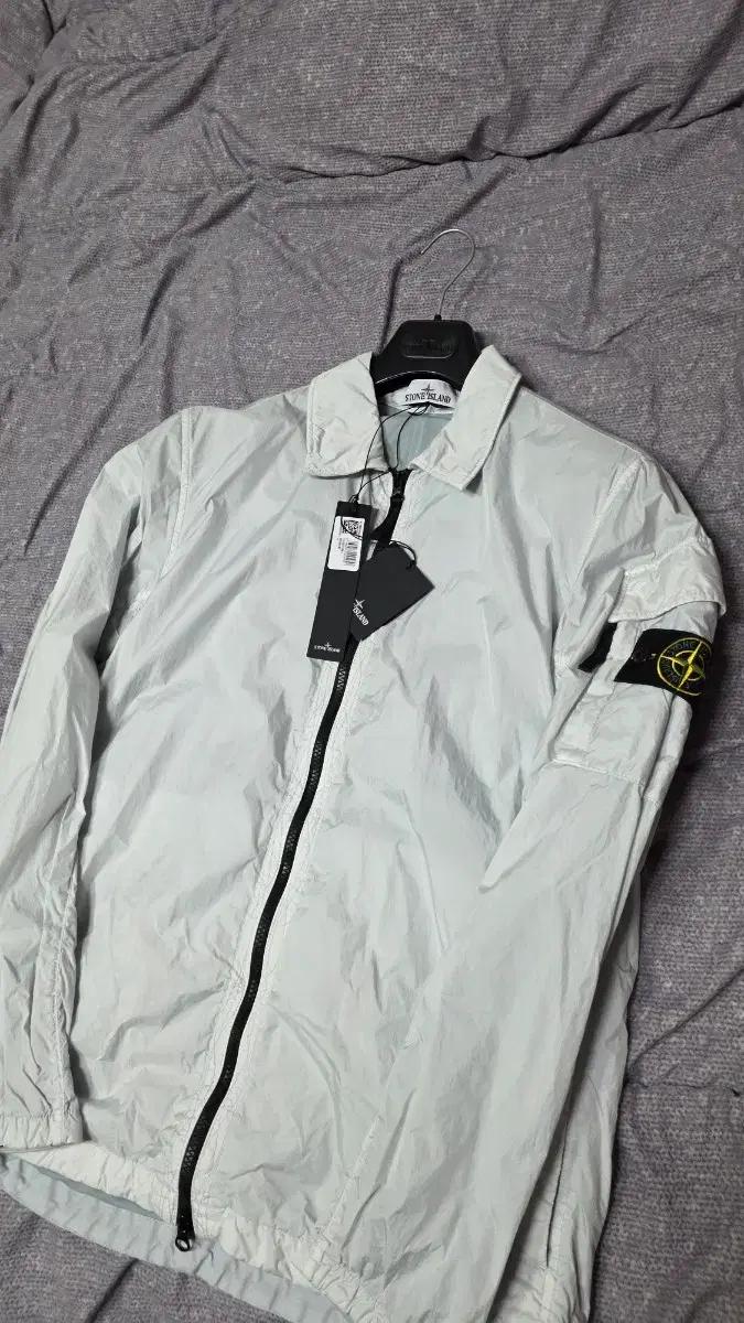 스톤아일랜드 크링클랩스 나일론 가먼트 다이드 Light grey (새상품