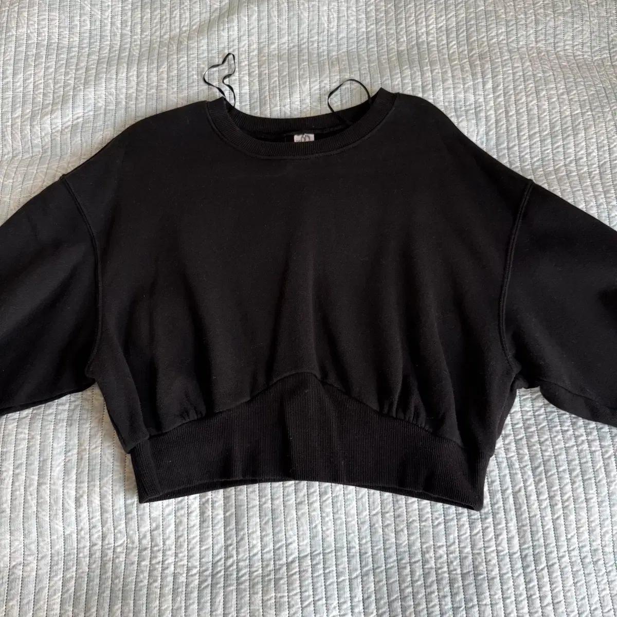H&M 크롭 맨투맨