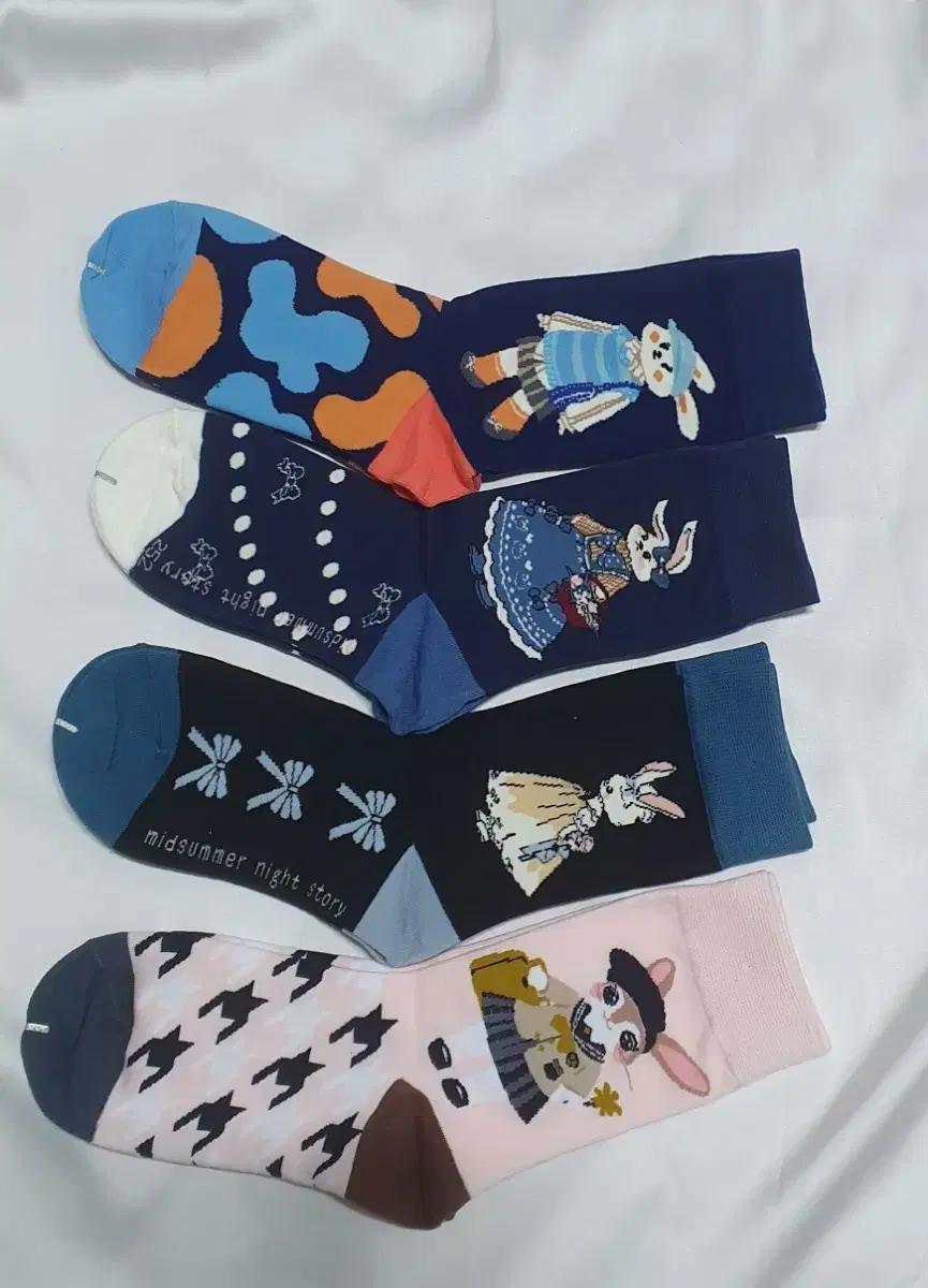 개당가격이예요~ 블루 네이비 핑크 토끼 도트 리본 기타 양말