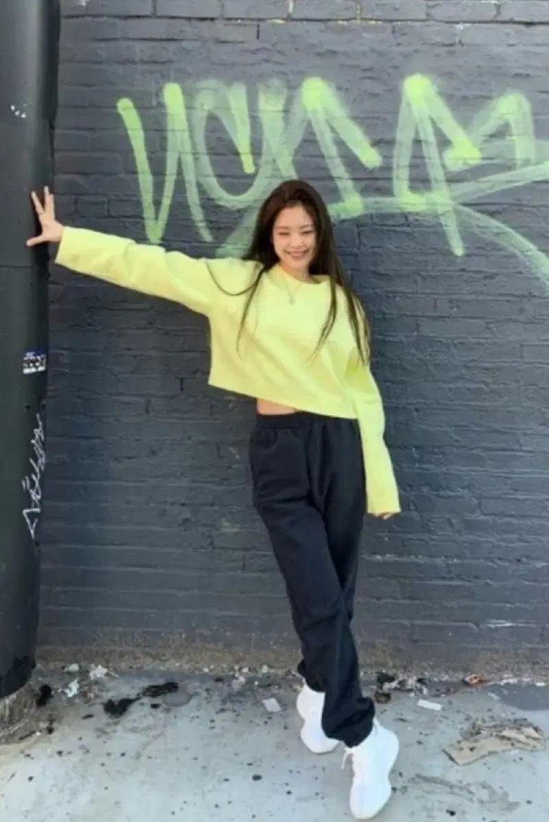 T by Alexander Wang 레몬 크롭 맨투맨