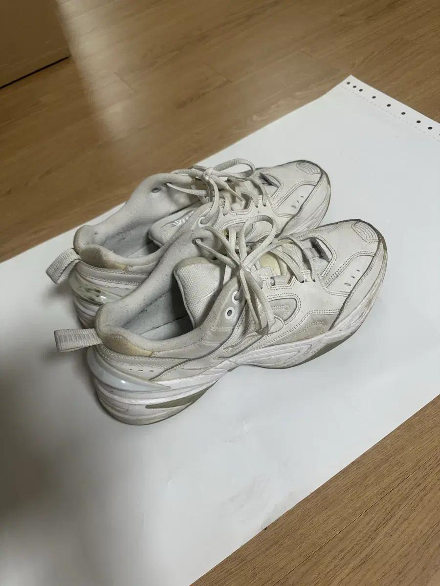 나이키 M2K 테크노 흰색 270mm