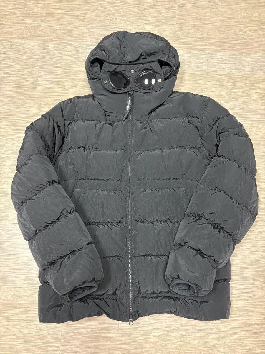 CP 컴퍼니 고글 에코 크롬 R 패딩 L
