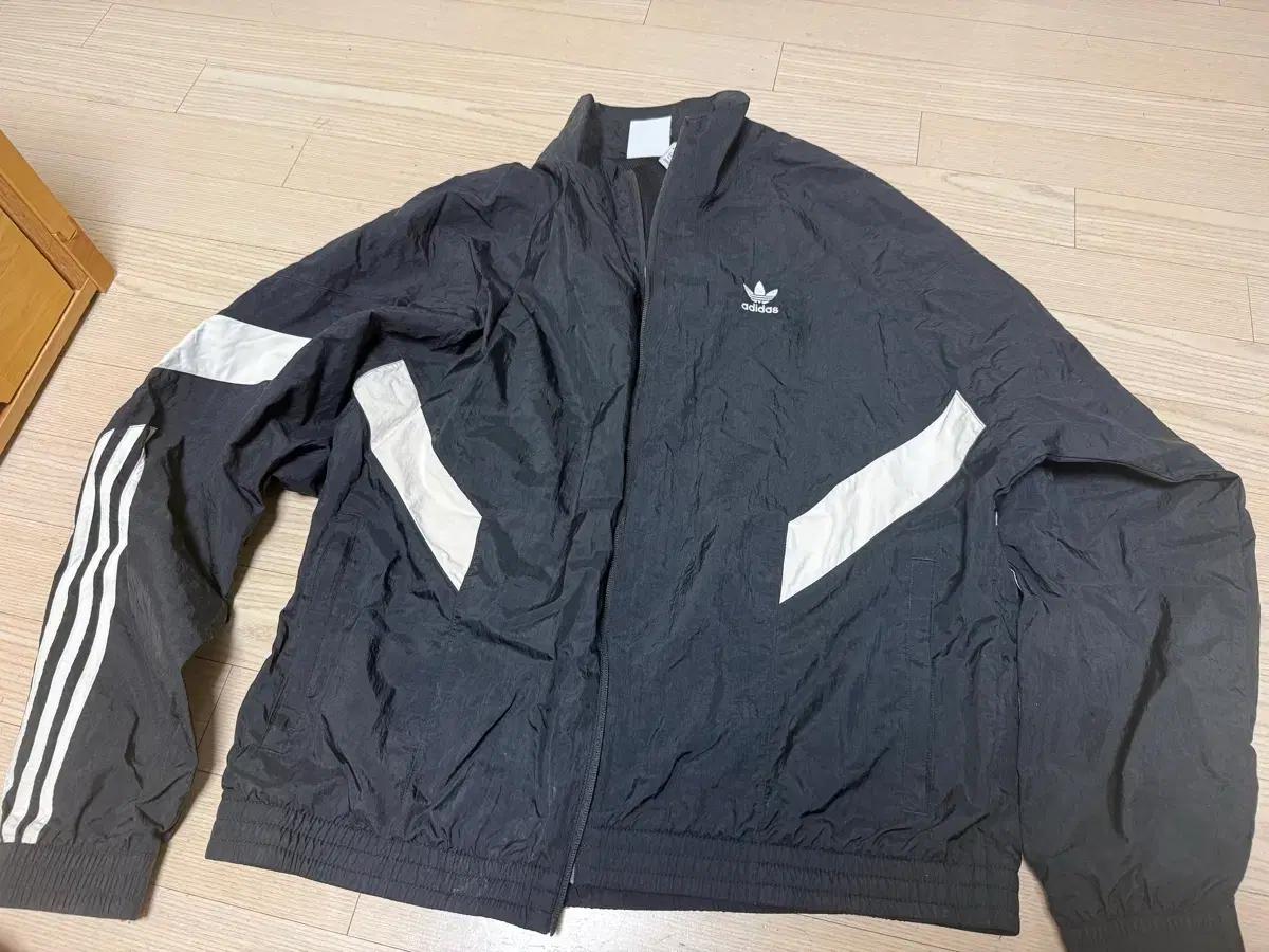 아디다스 바람막이  xl