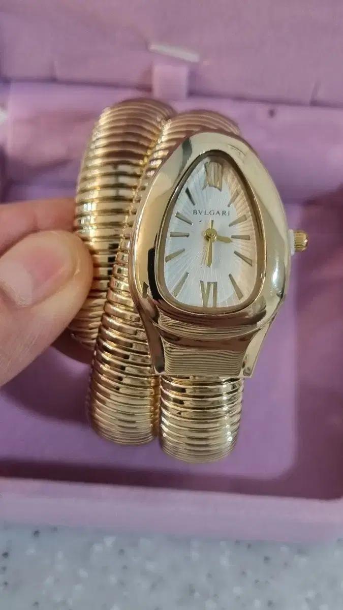 불가리 Serpenti Tubogas 골드 시계