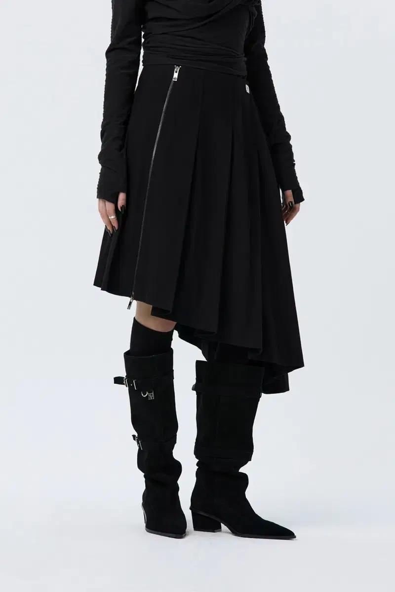 트리밍버드 Pleated Asymmetric Skirt [ Black ]