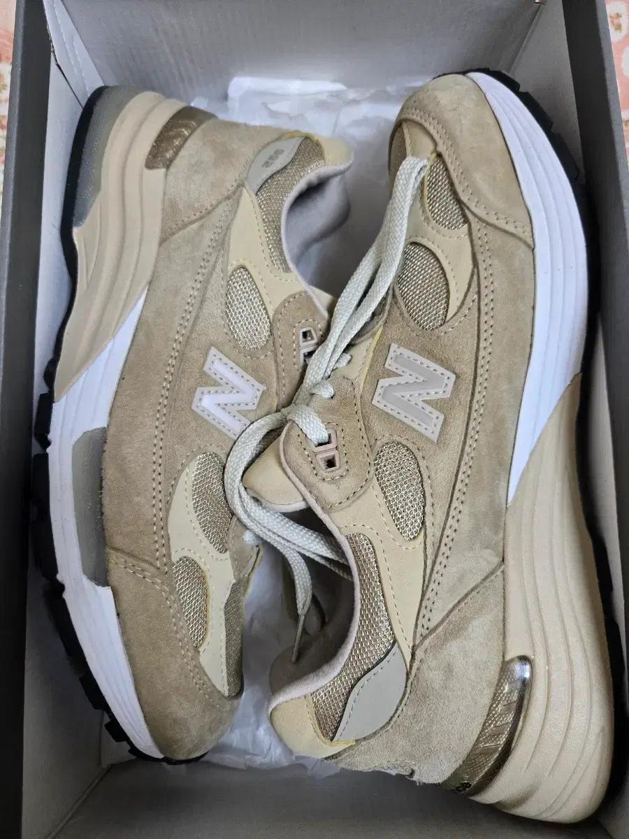 new balance 992 tan