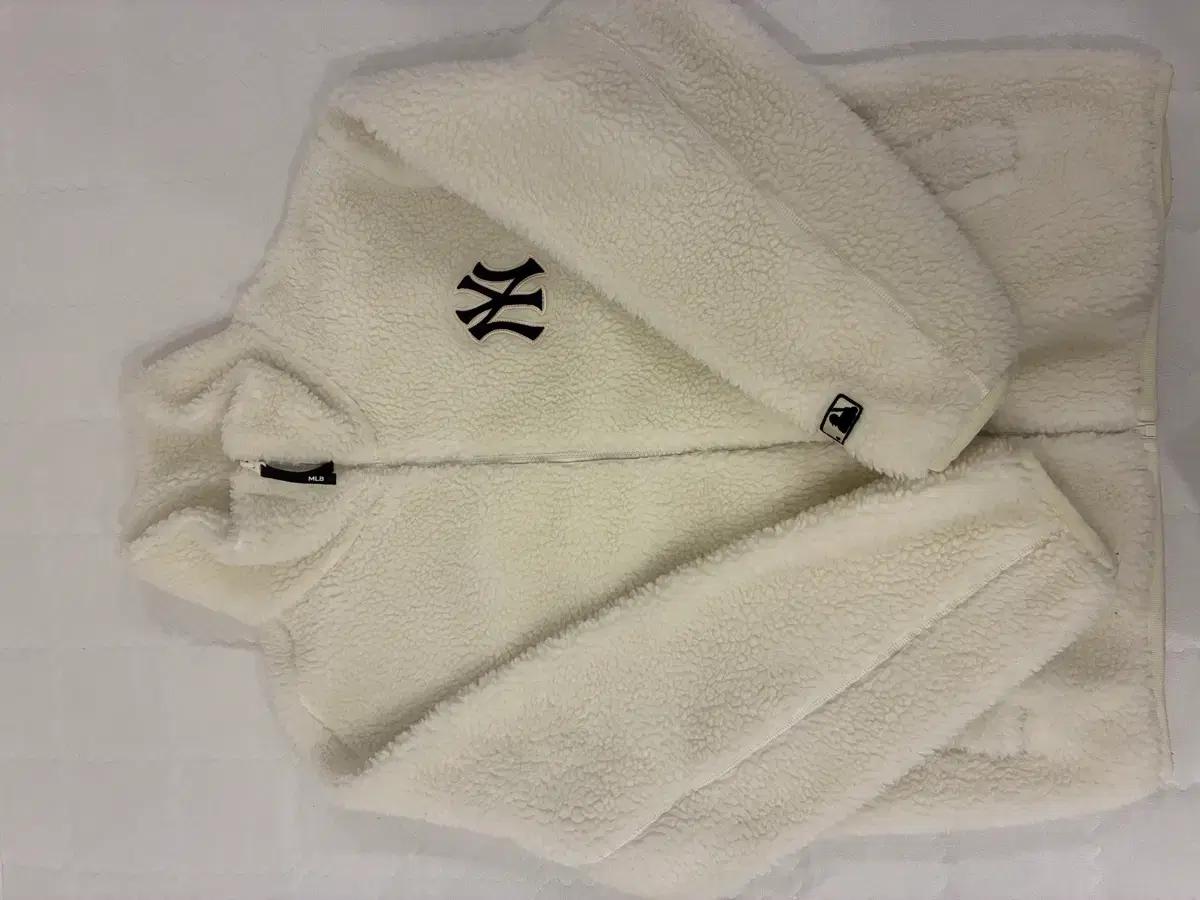 MLB 뉴욕양키스 뽀글이 플리스 점퍼 흰색2개 검정1개
