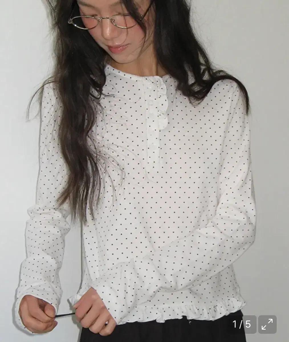 론론 Dot Ruffle long sleeve (ivory)