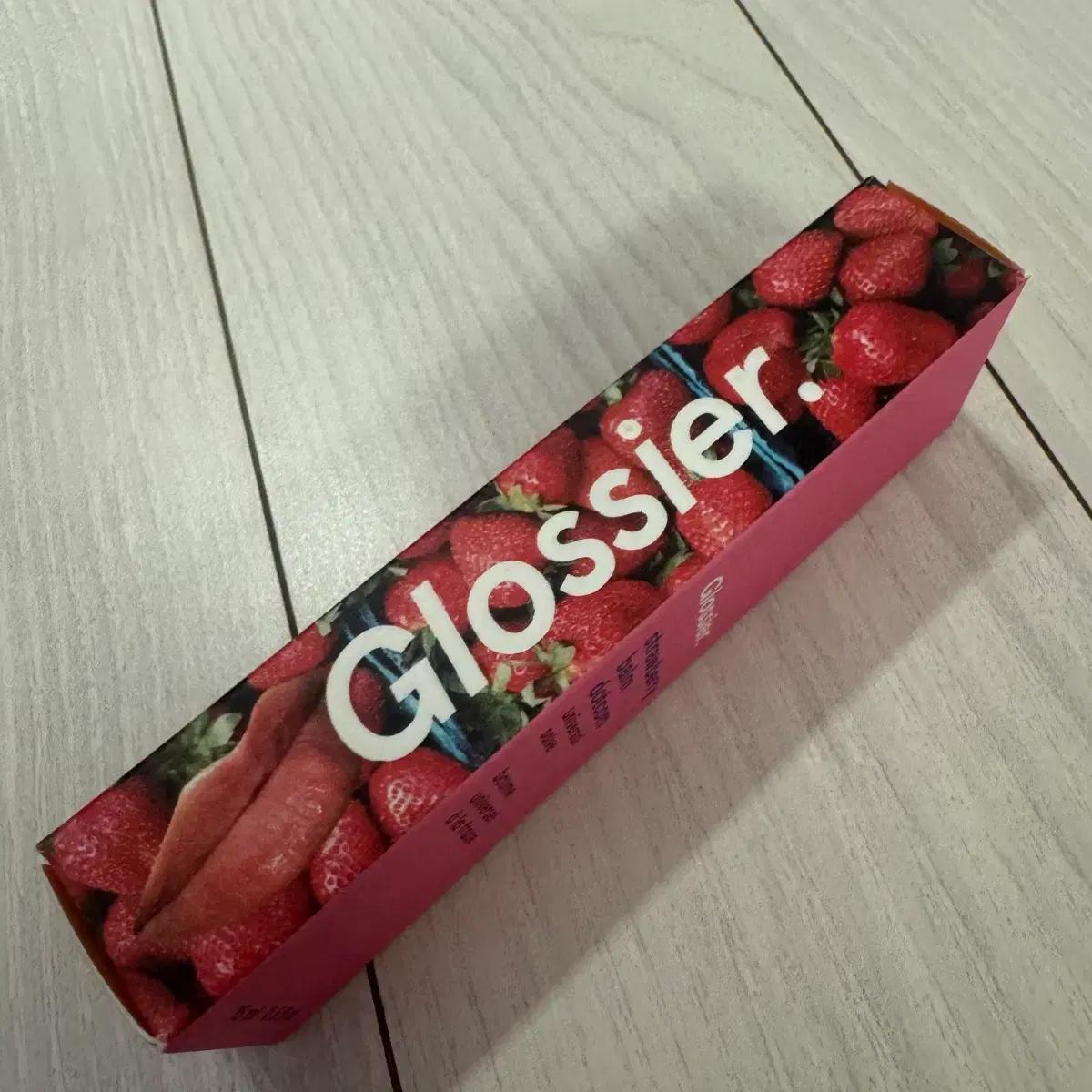 @새상품 Glossier 글로시에 립밤 스트로베리밤 닷컴