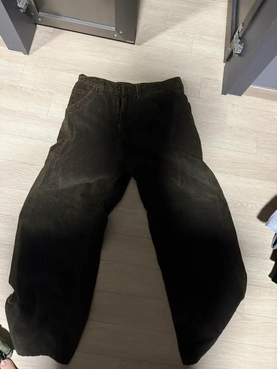 해칭룸 코듀로이 와커진 브라운 2사이즈 팝니다(샘세제품)