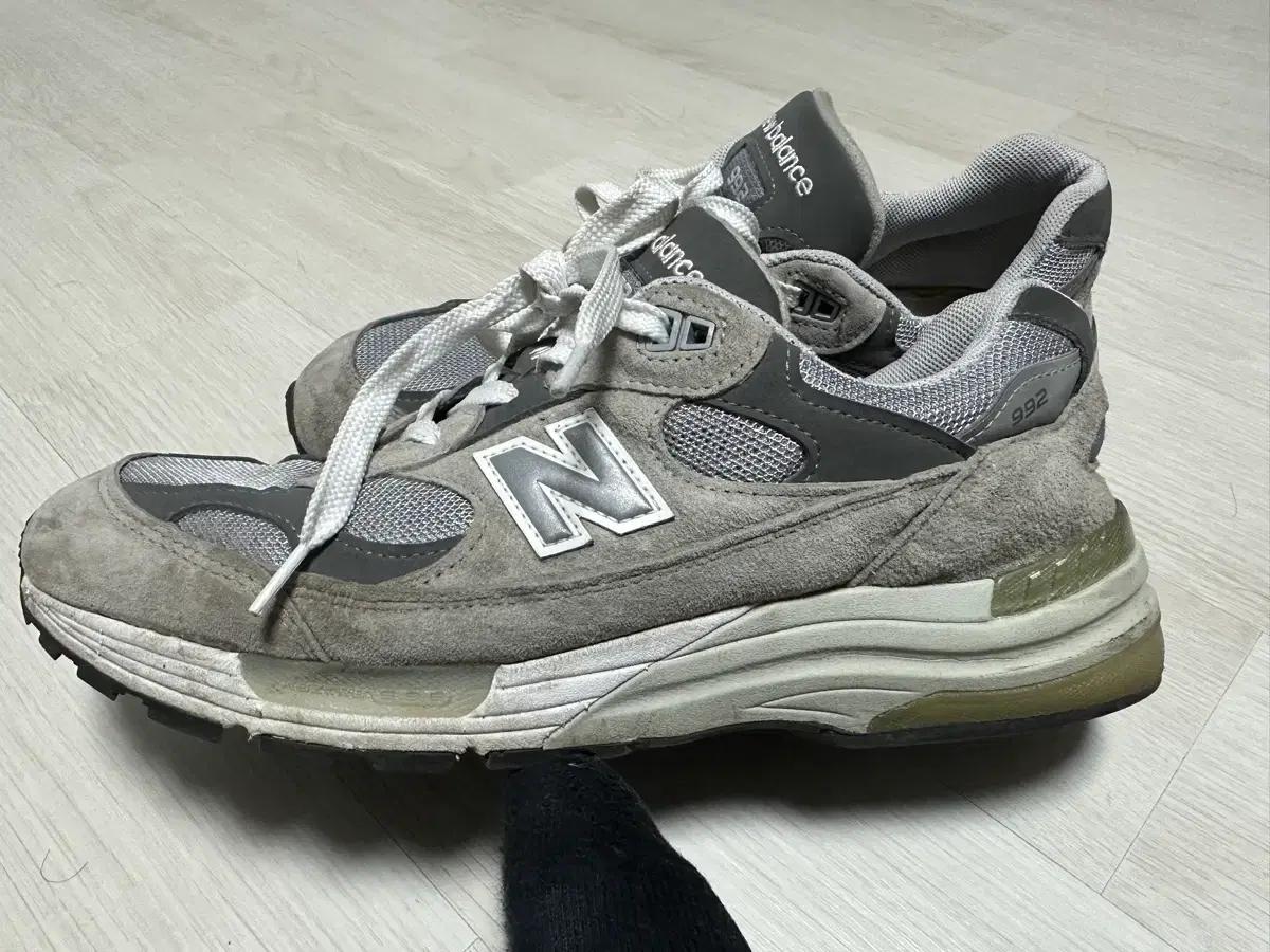뉴발란스 992 회색 285 급처분