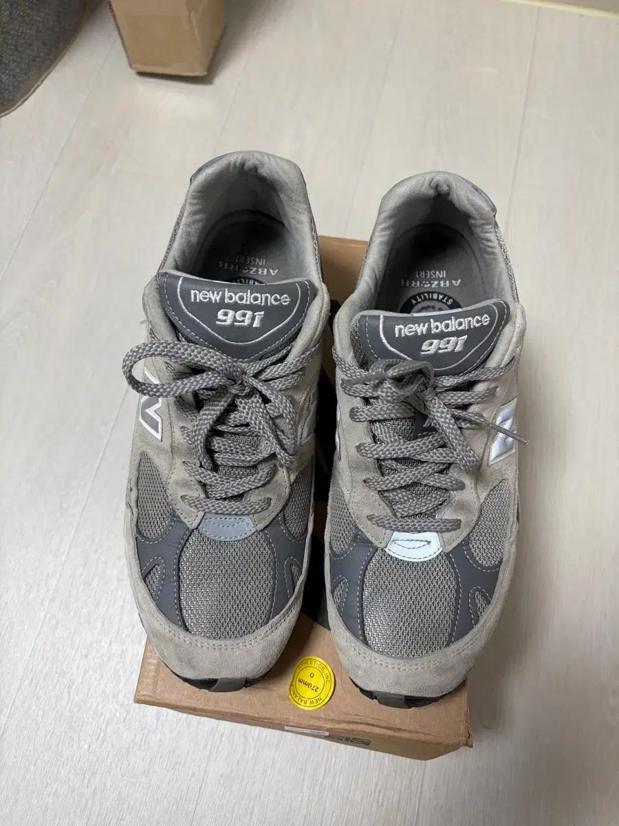 뉴발란스 991 v1 그레이 사이즈 270 팝니다