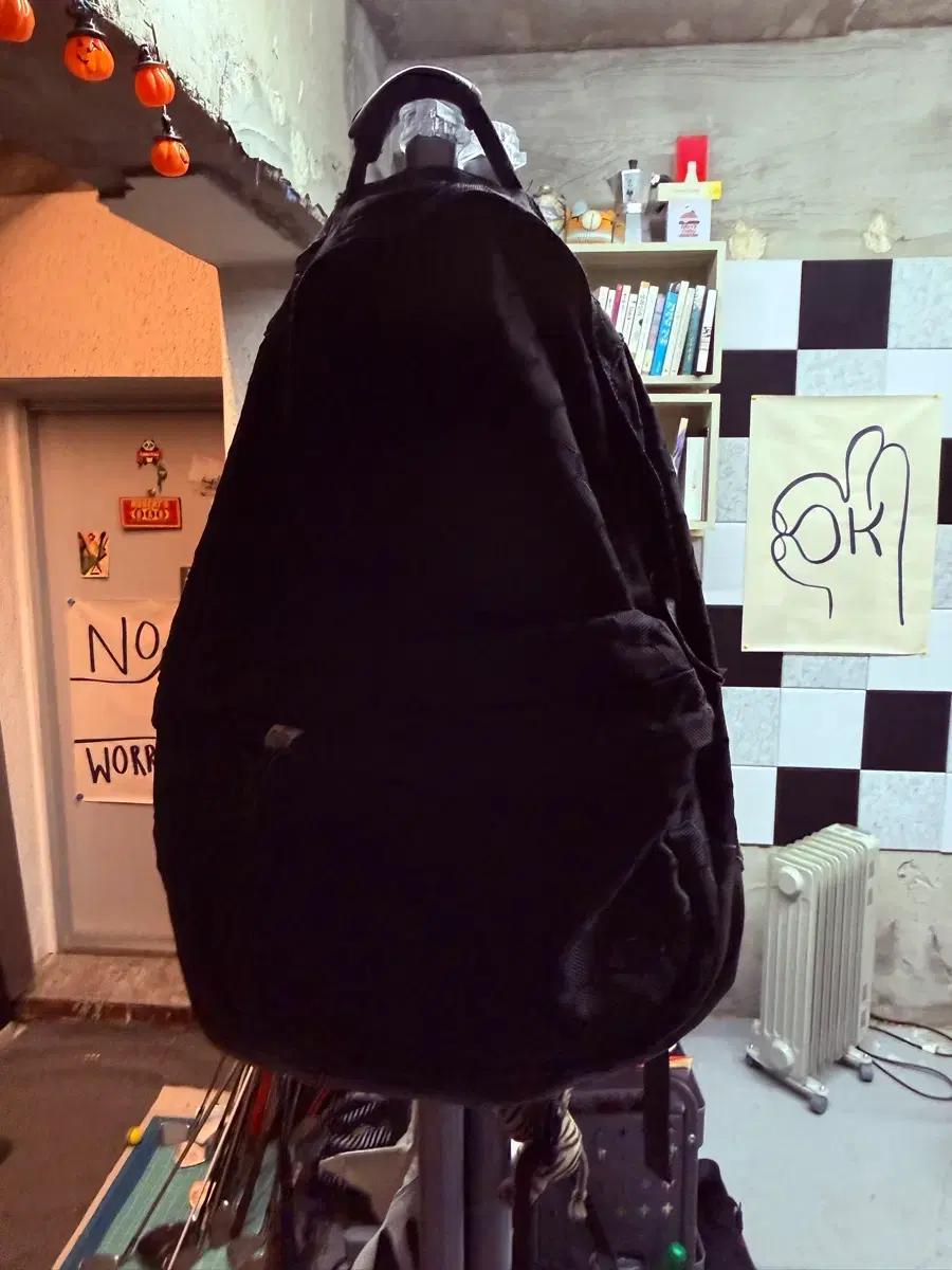 비즈빔 육각벌집모양 한정판 백팩
