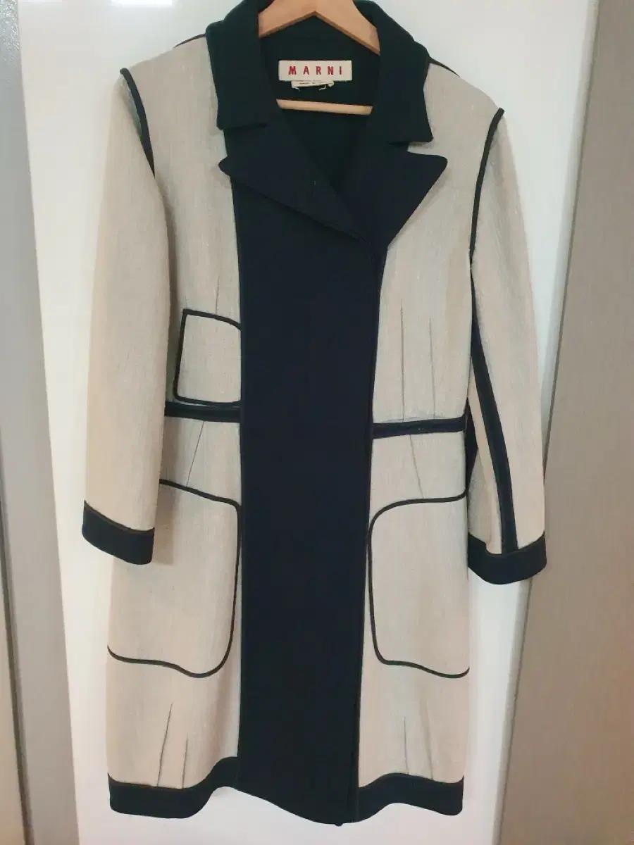 마르니 블랙 배색 코트 size44