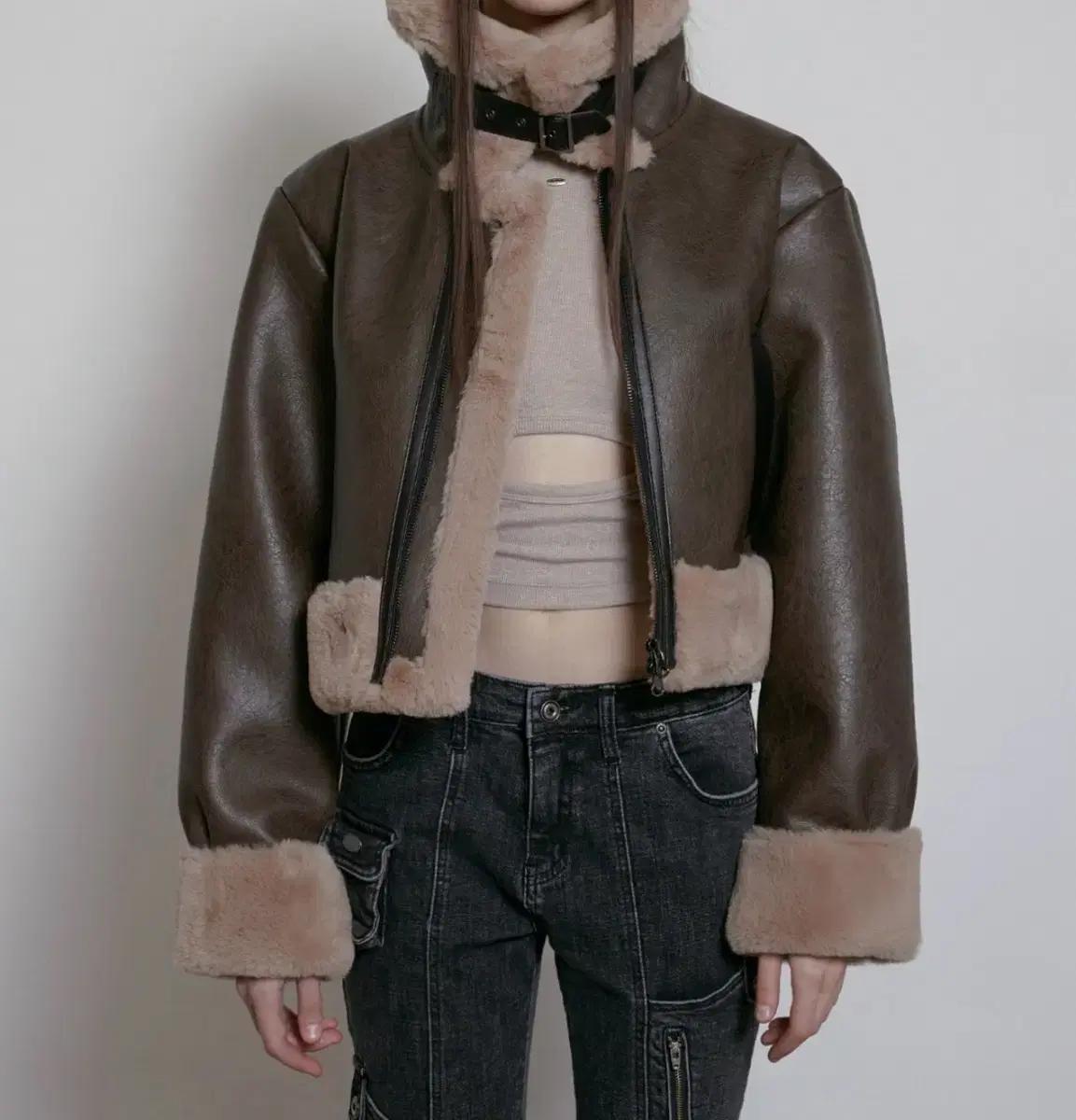 보헴서 보헤미안서울 무스탕 브라운 25fw