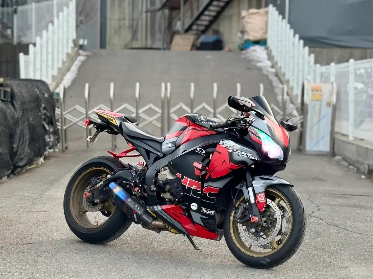 혼다cbr1000rr/08년식/8만km/아크라구변 판매합니다