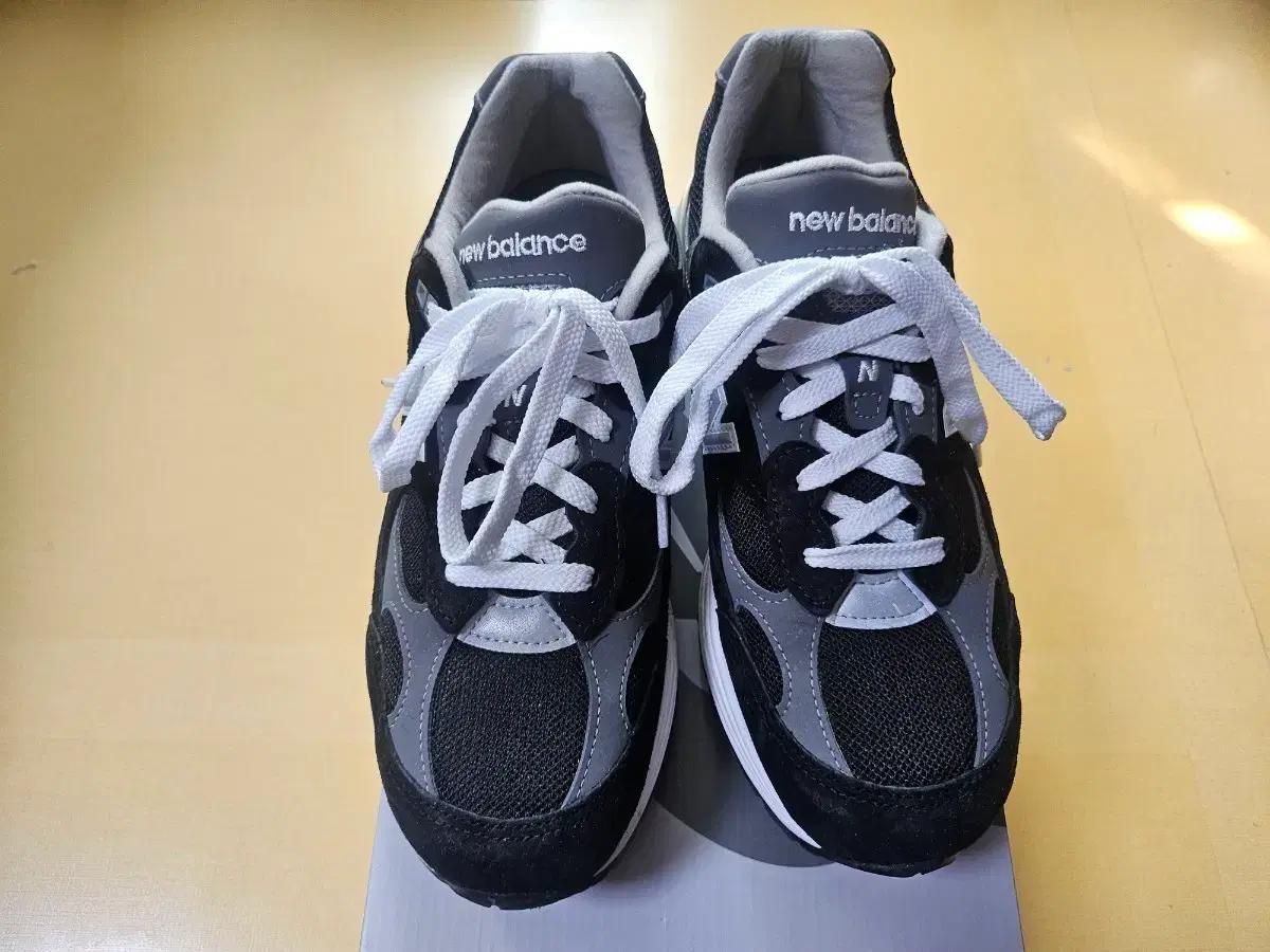 260) 뉴발란스 992 코어 블랙