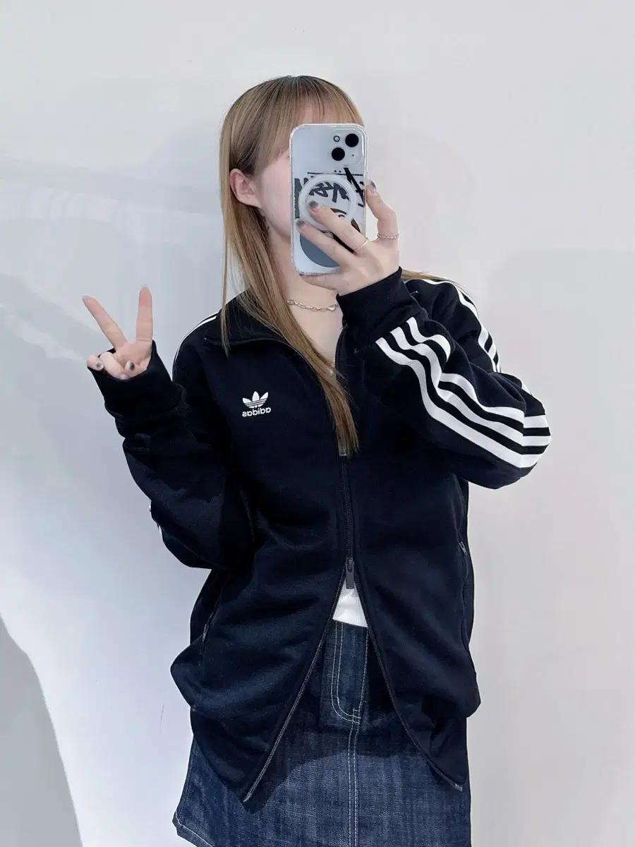 아디다스 유로파 블랙 투웨이 트랙탑