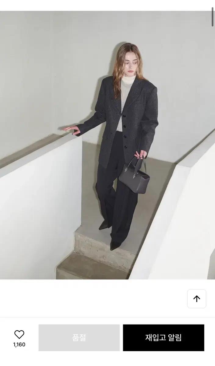 루에브르 Strapped Single Breasted Blazer