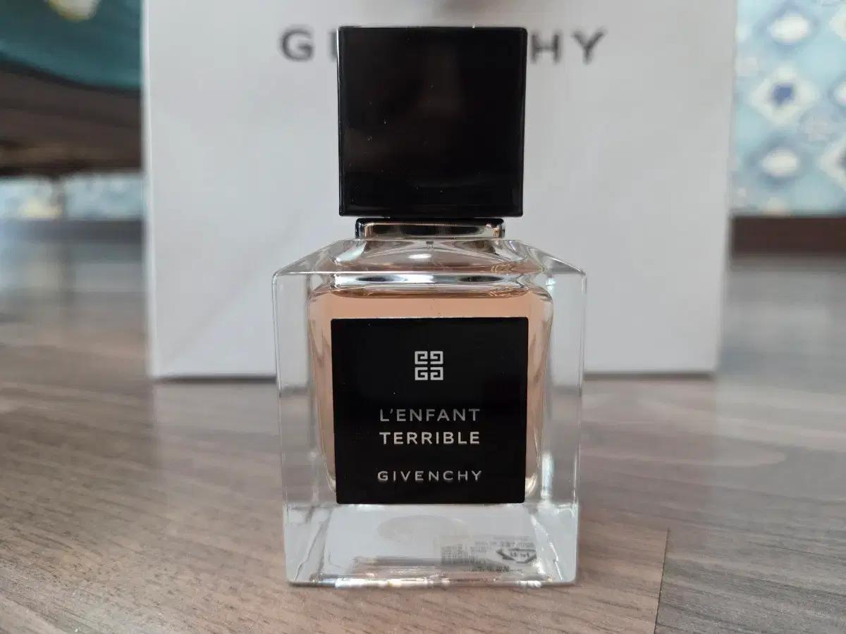 지방시 랑팡테리블 50ml 국문택 잔량 95% 앙팡테리블