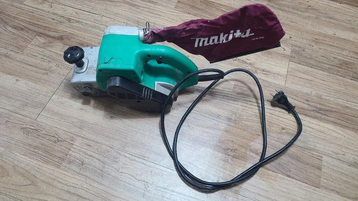 마끼다 벨트 샌더 M993 모델 판매합니다