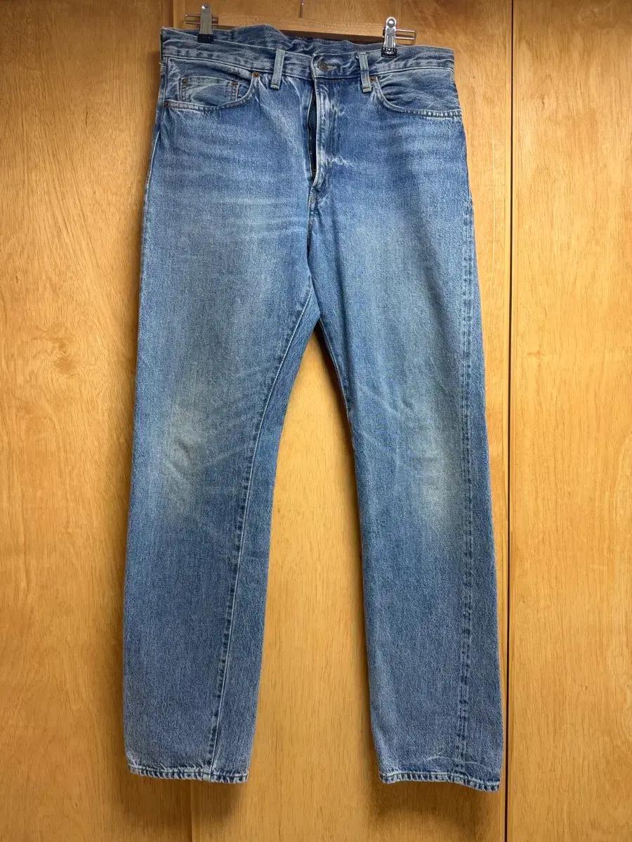 LVC 54501 nuckles up 33x32 size