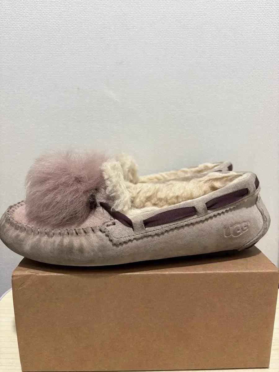 UGG 어그 모카신 털 슬리퍼230