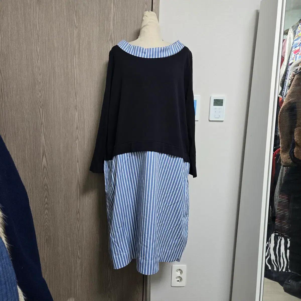 코스 블랙 상의 레이어드 스트라이프 원피스 L