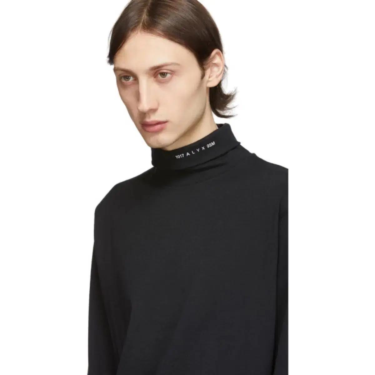 1017alyx9sm 알릭스 로고 L/S 롤넥 롱슬리브 블랙 L