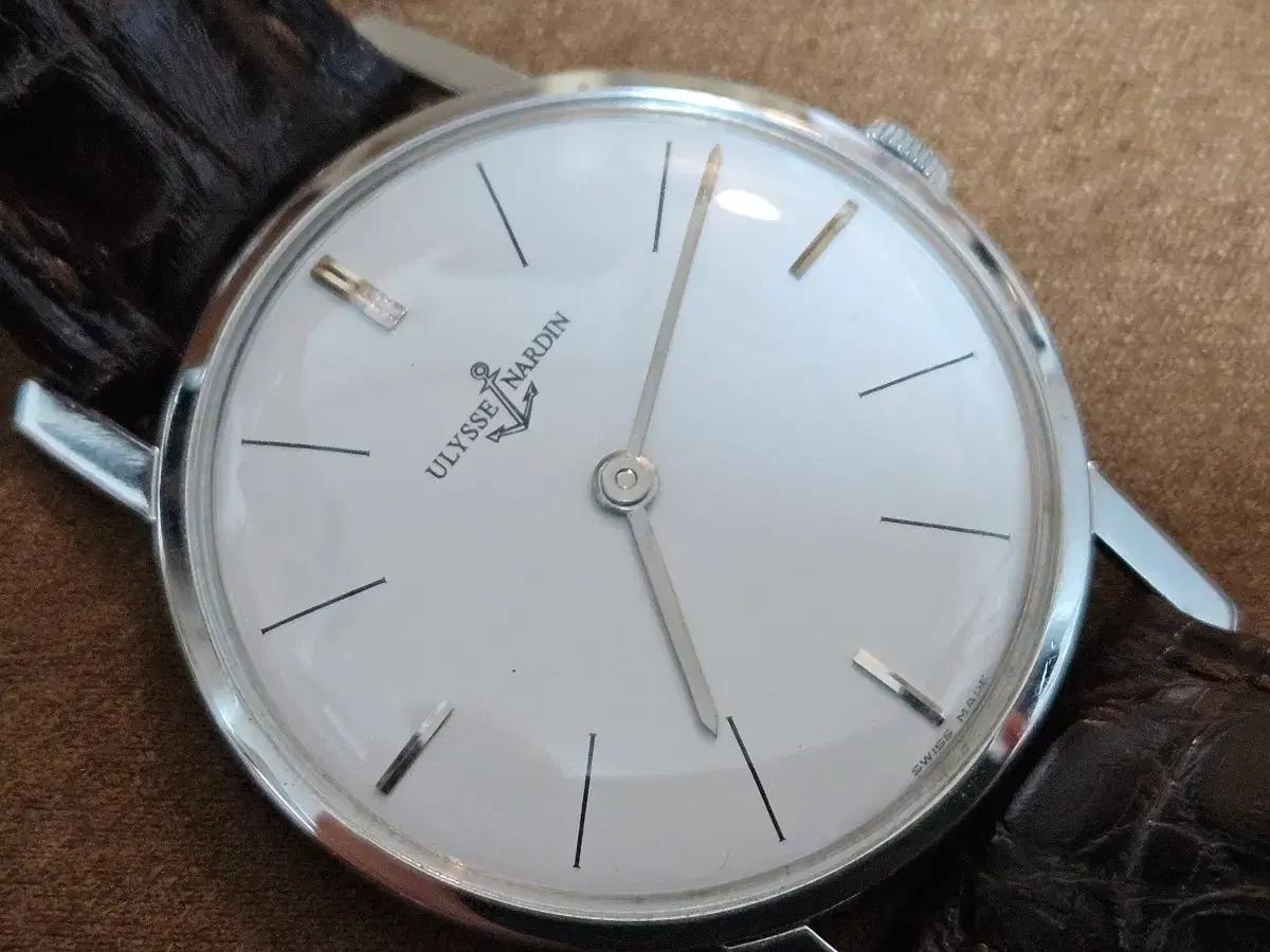율리스나르덴 Ulysse Nardin 울트라 씬 판매합니다.
