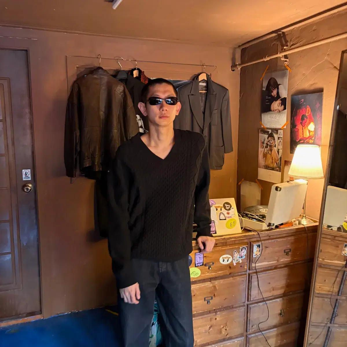 MASSIMO DUTTI WOOL V-NECK KNIT