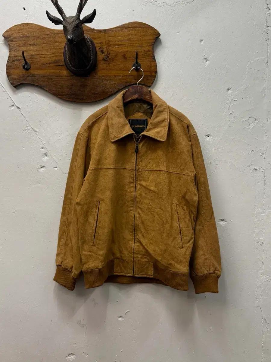 L) SubUrban French Mode Pigskin Bomber J