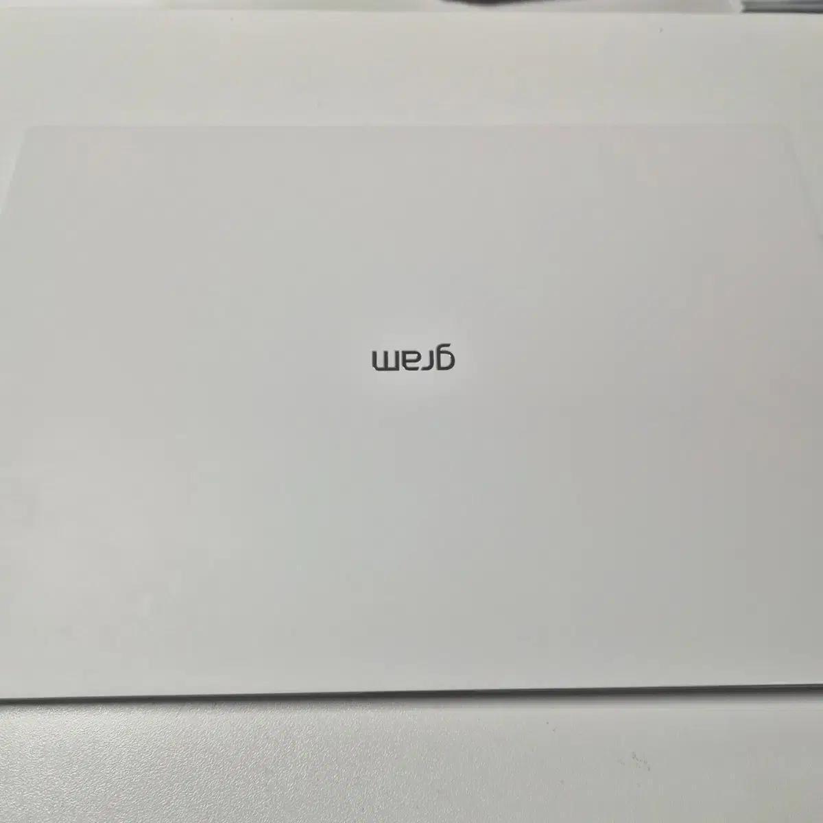 LG 그램 프로 16인치 노트북 화이트 팝니다