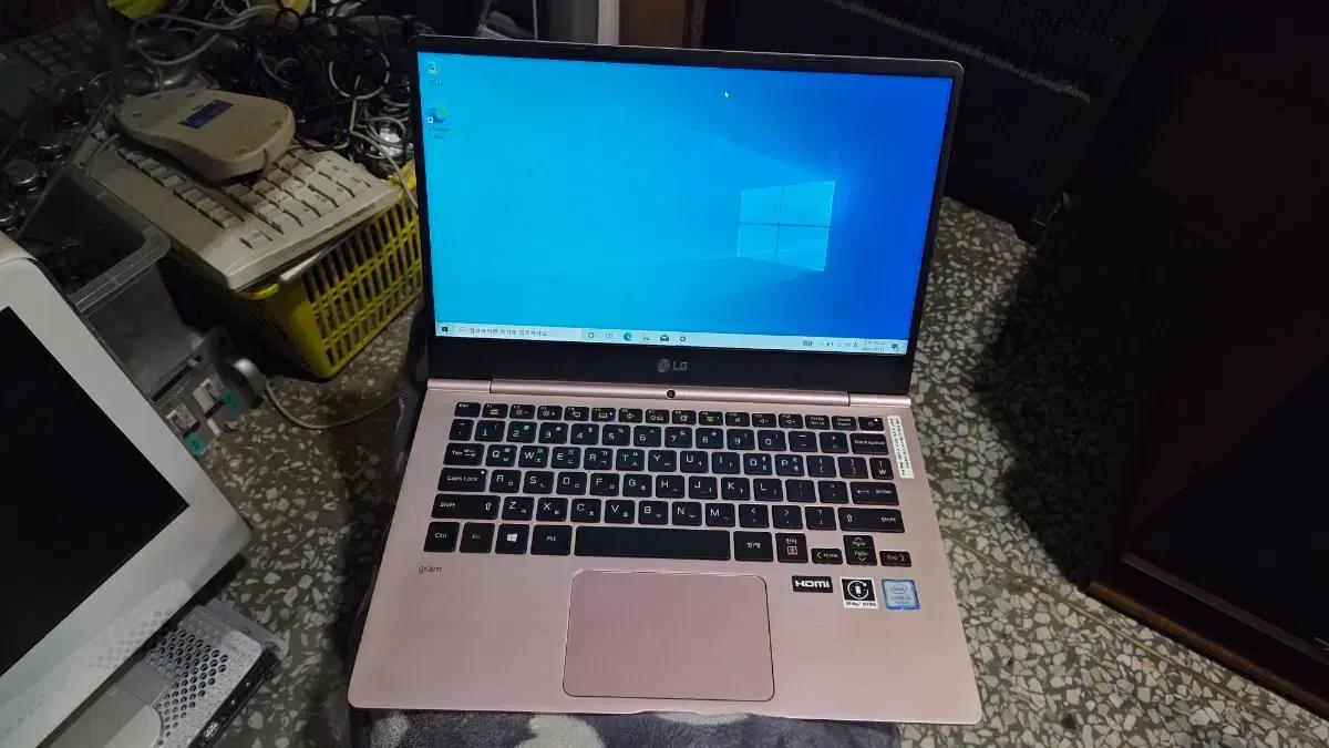 엘지 그램 노트북  13z970  i3-7100u. 13인지