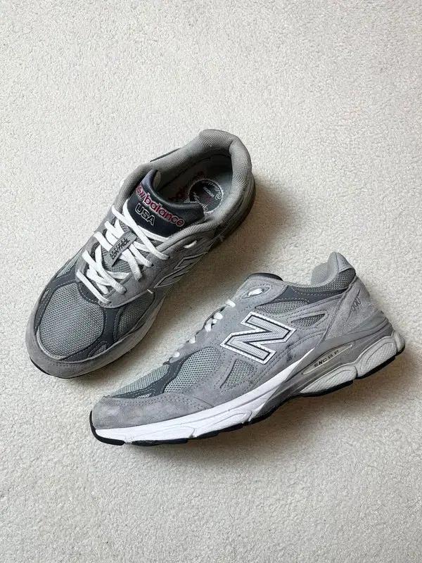 뉴발란스 990 v3 made in USA 그레이 스니커즈 A1884