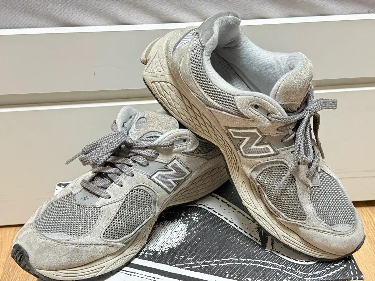 뉴발란스 2002R size 265