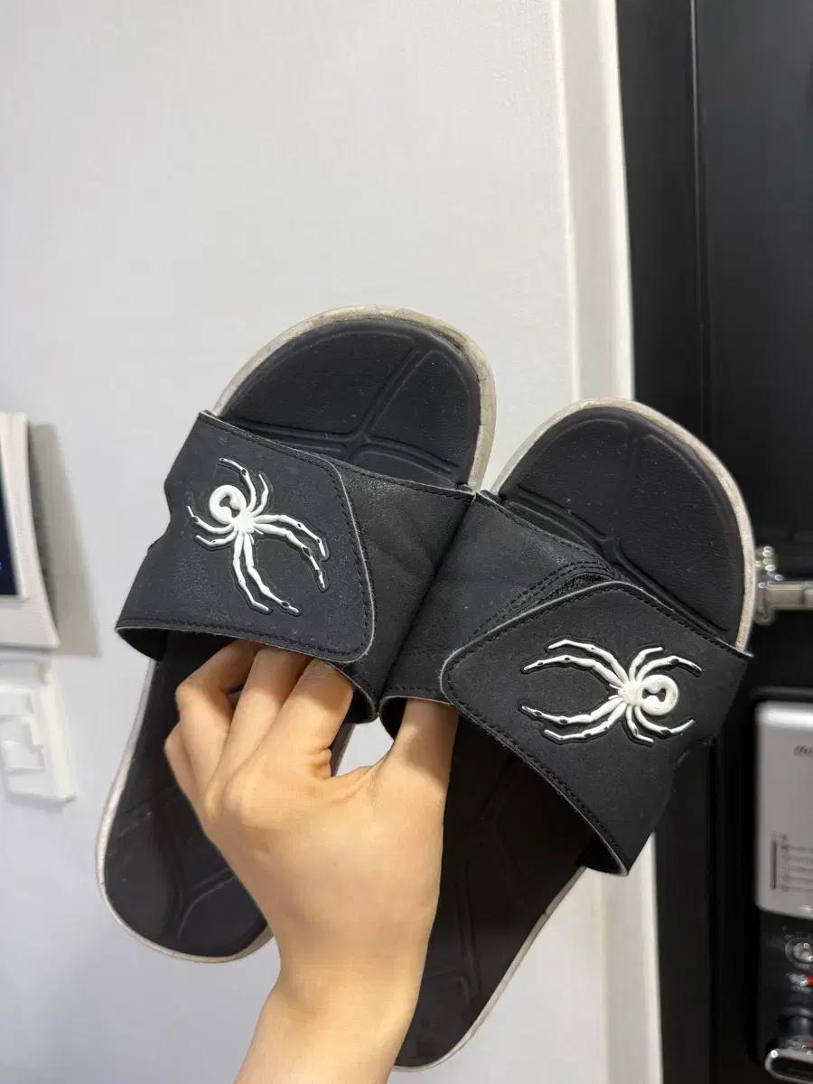 스파이더 슬리퍼