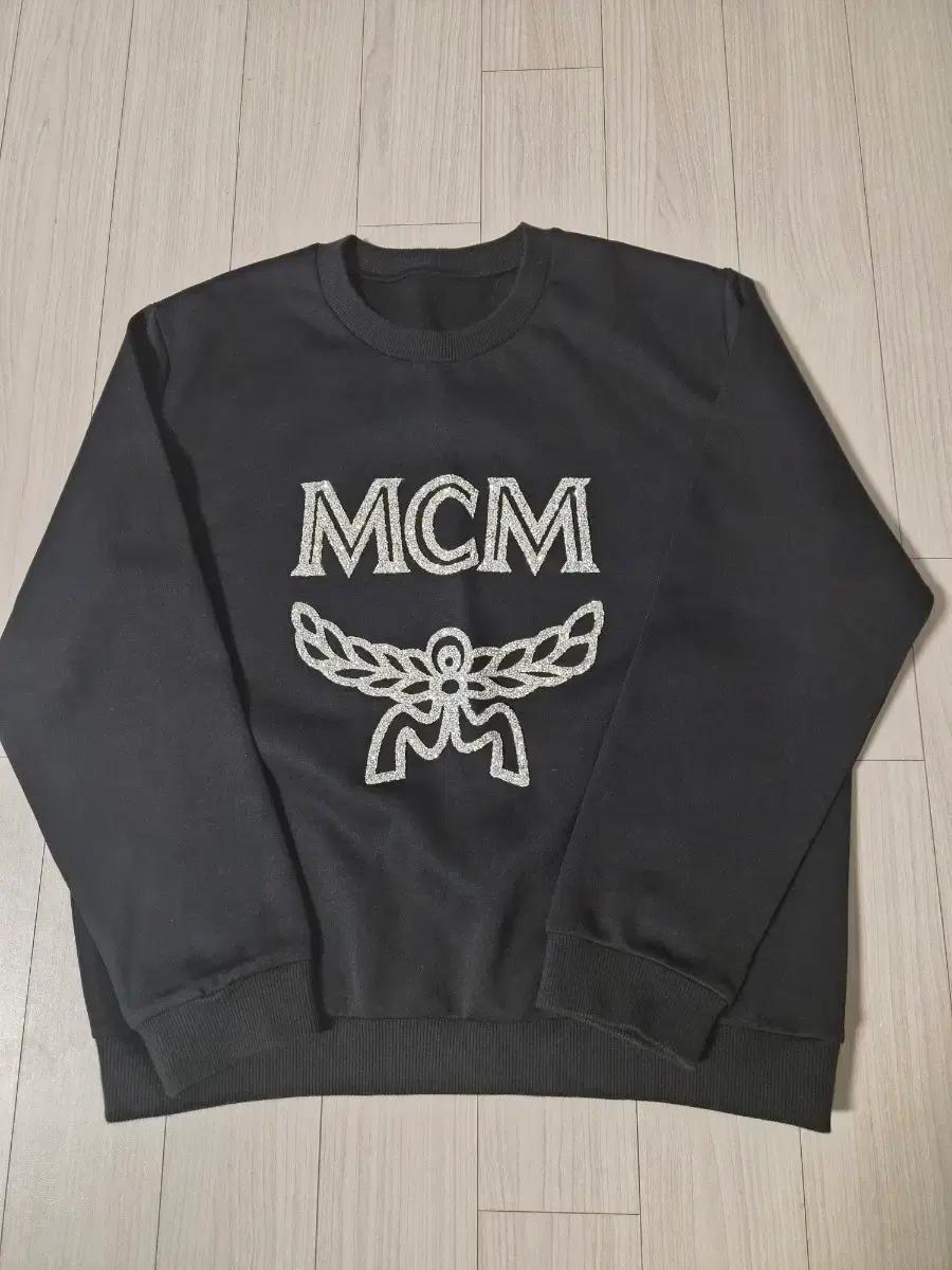 MCM 빅 로고 로렐 크리스탈 맨투맨 (블랙, M사이즈)