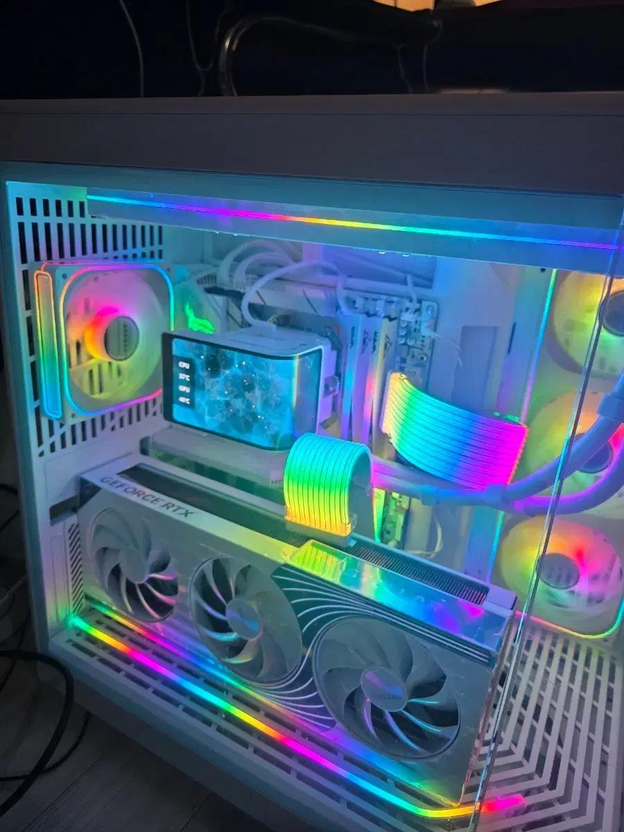 라이젠7 9800X3D RTX5080 Y70 어항 화이트본체 팝니다