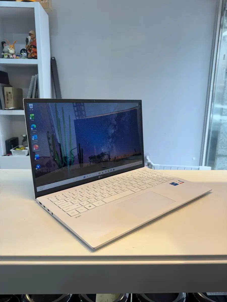 LG 그램 15인치 i7 11세대 / 램16G / SSD512G /