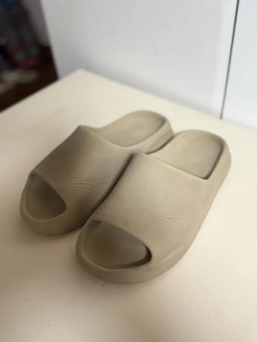 아디다스 이지슬라이드 퓨어 (275 mm)